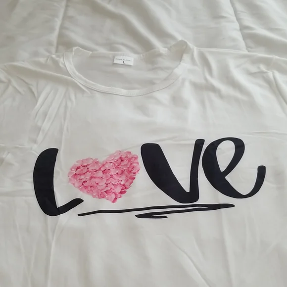 LOVE Graphic Short Sleeve Tee Shirt - Picture 4 of 4